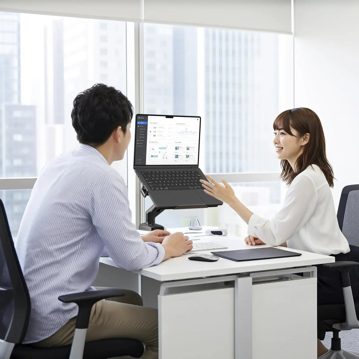 Soporte sobremesa 2 en 1 para portátil 11,6-17,3'' y monitor 17-32'', hasta 9 KG, VESA 75/100 mm PUTORSEN